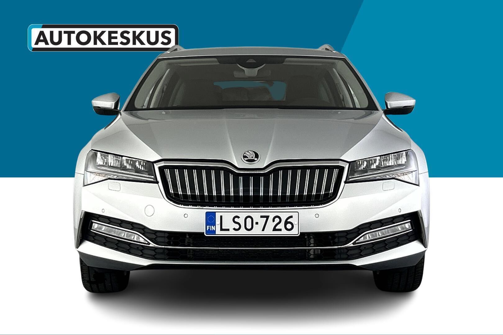 Skoda Superb iso kuva 7