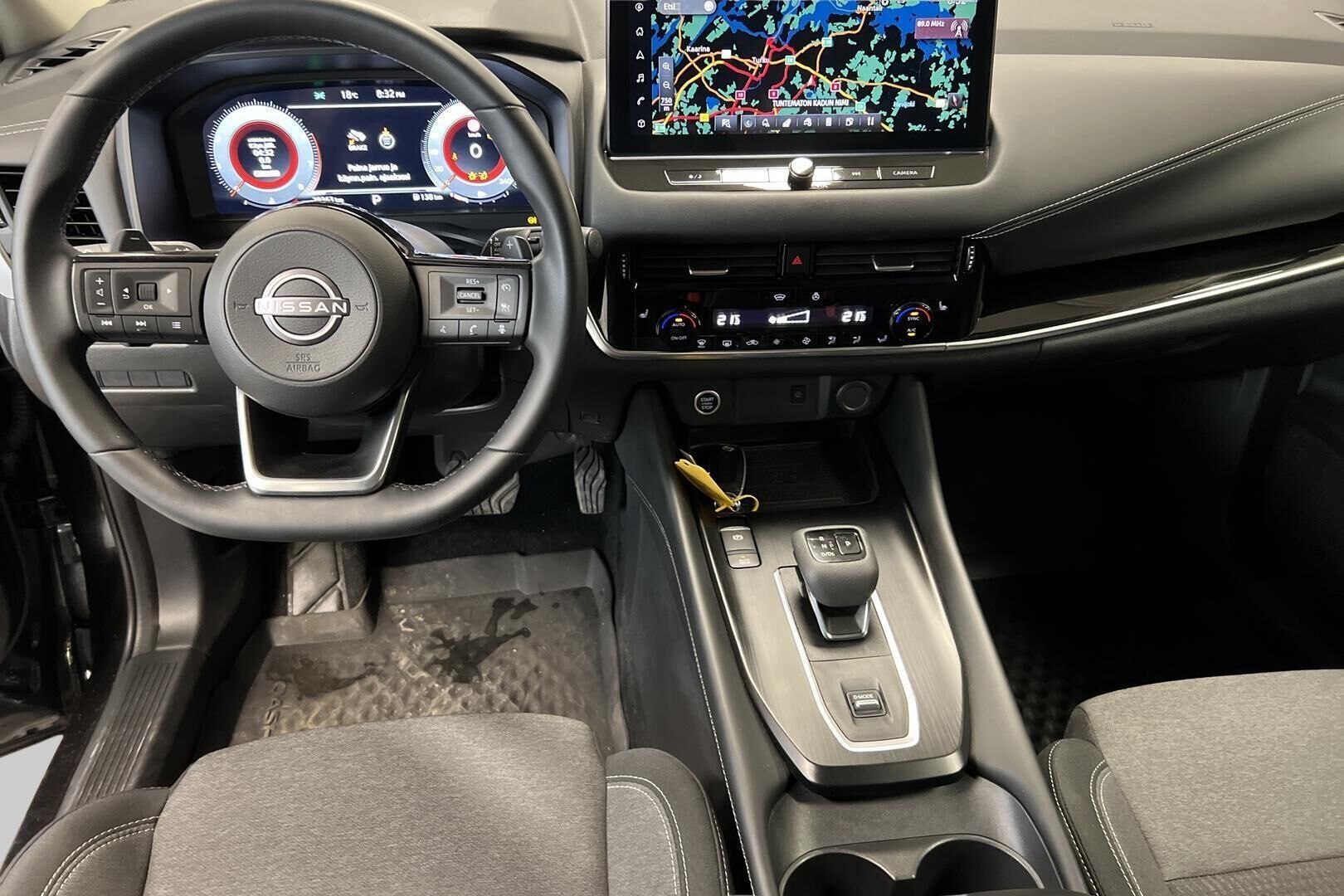 Nissan Qashqai iso kuva 6