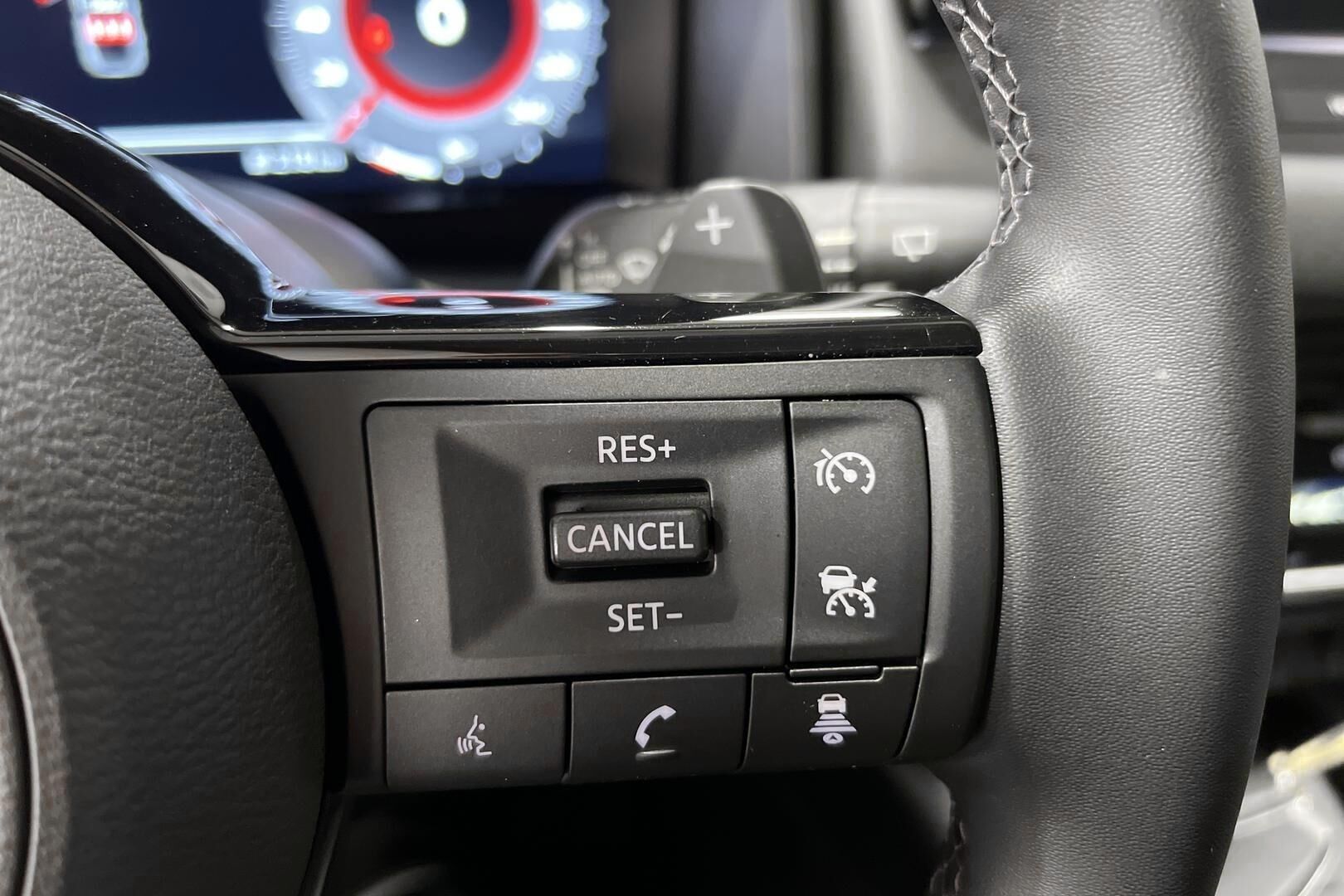 Nissan Qashqai iso kuva 15