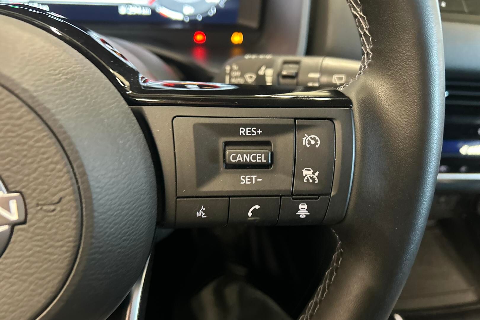Nissan Qashqai iso kuva 10