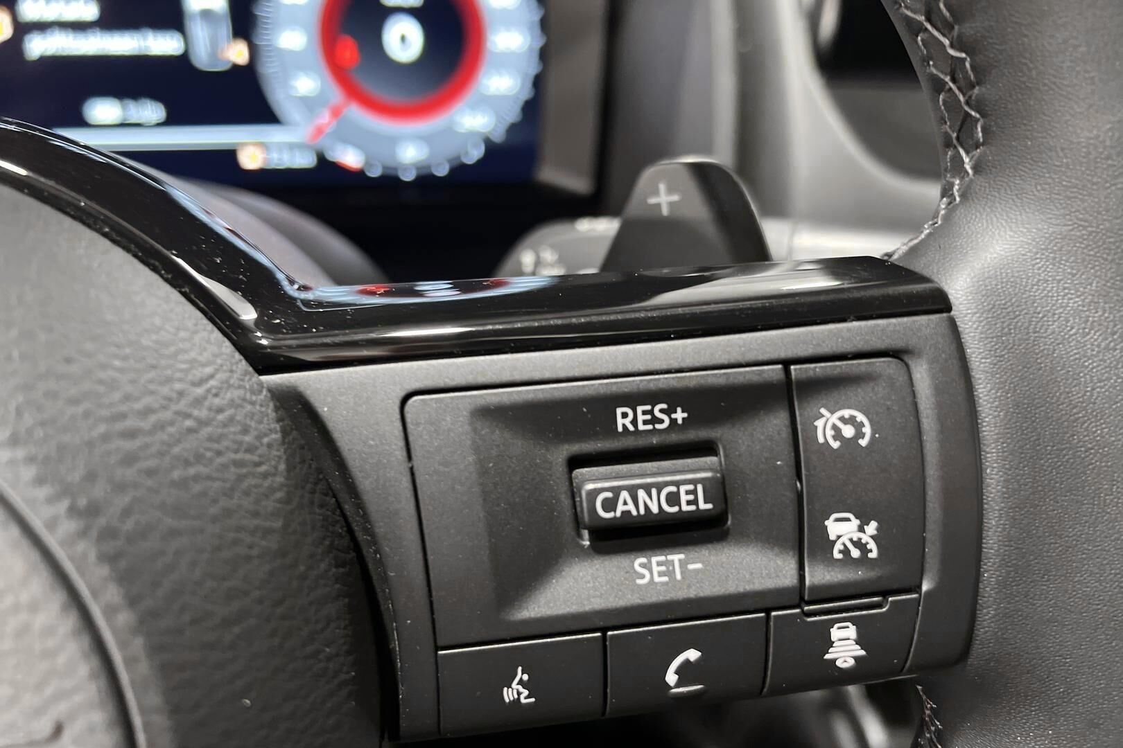 Nissan Qashqai iso kuva 16