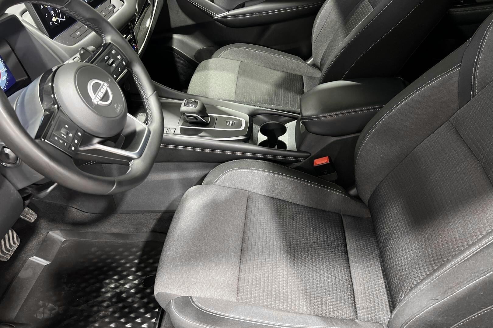 Nissan Qashqai iso kuva 9