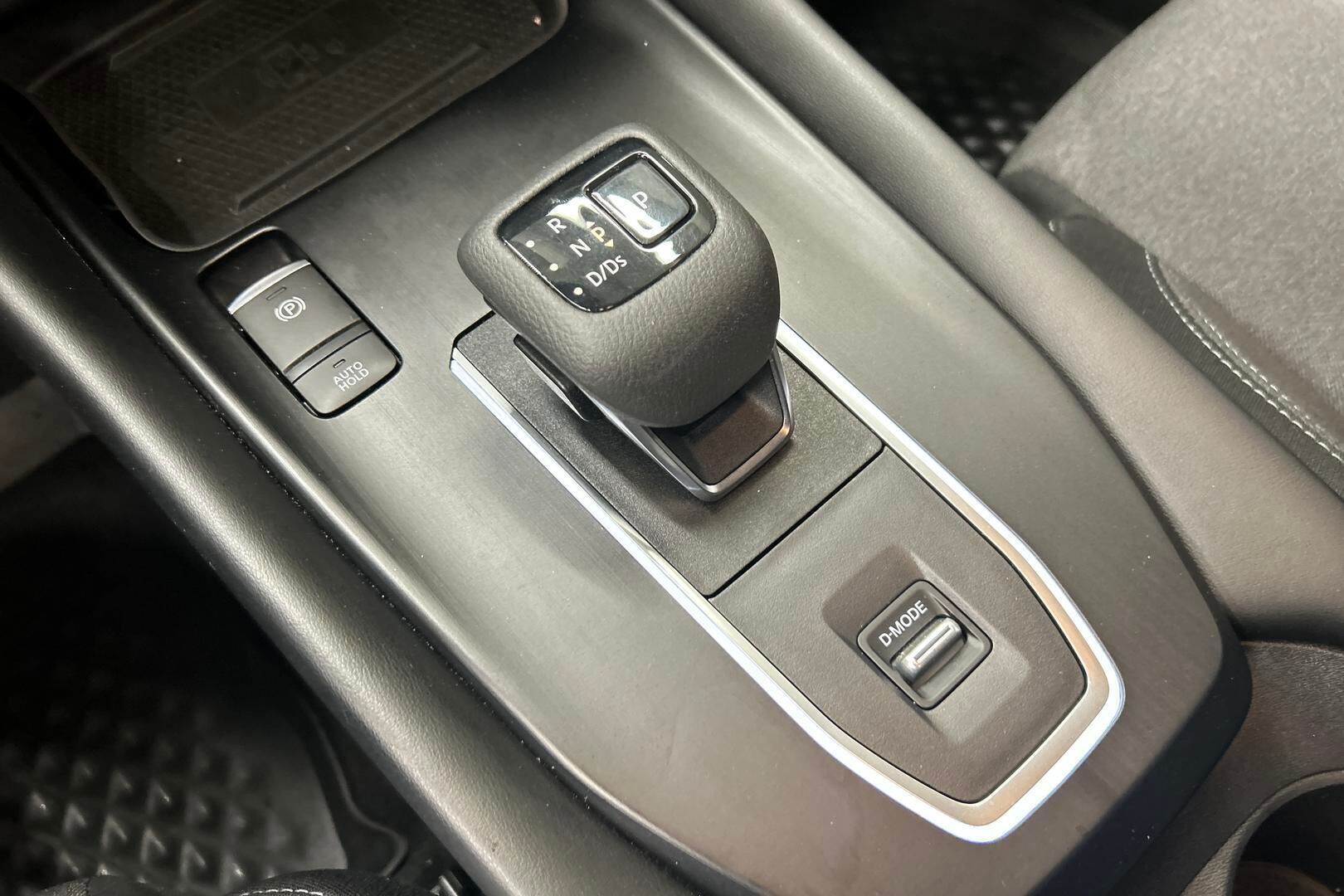Nissan Qashqai iso kuva 8