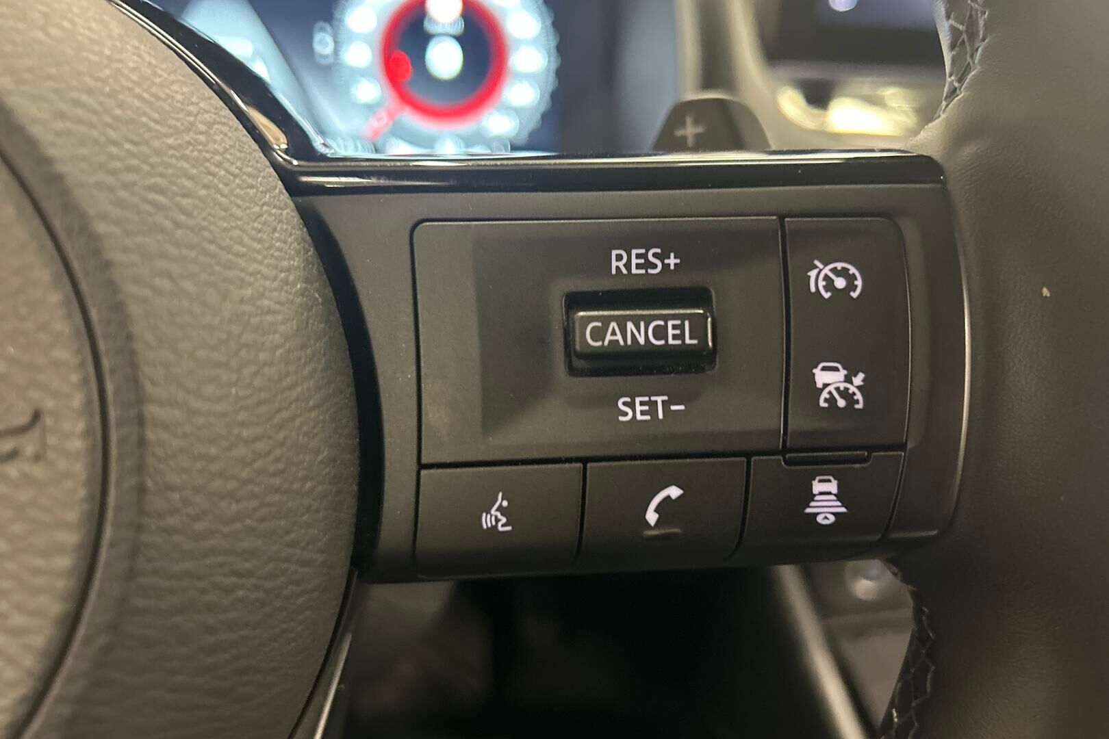 Nissan Qashqai iso kuva 16