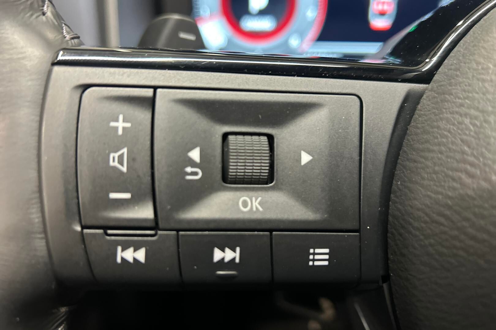 Nissan Qashqai iso kuva 16