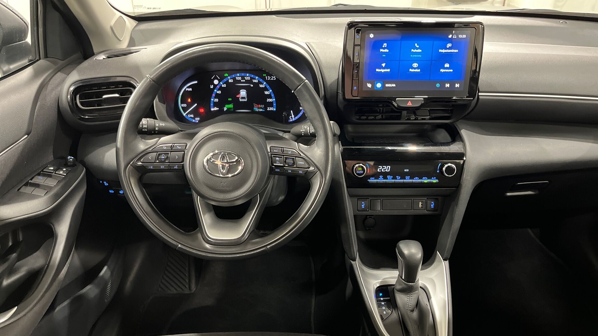 Toyota Yaris Cross iso kuva 10