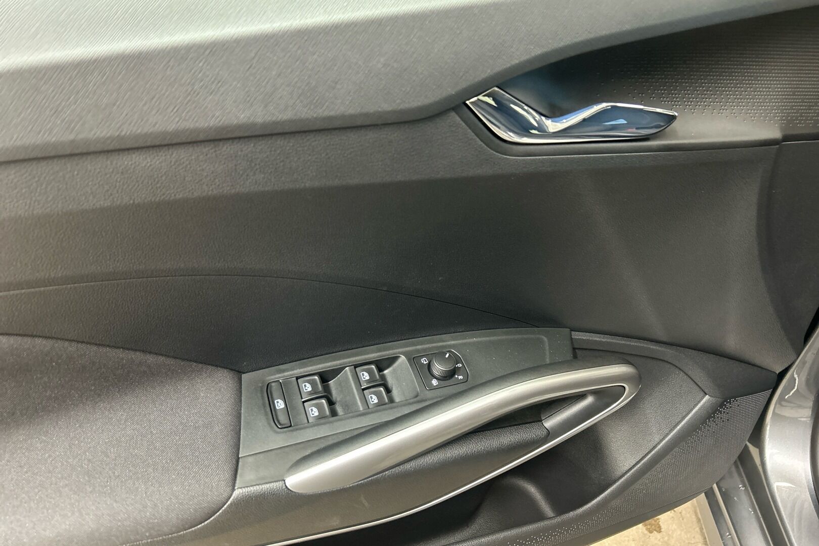 Skoda Fabia iso kuva 18