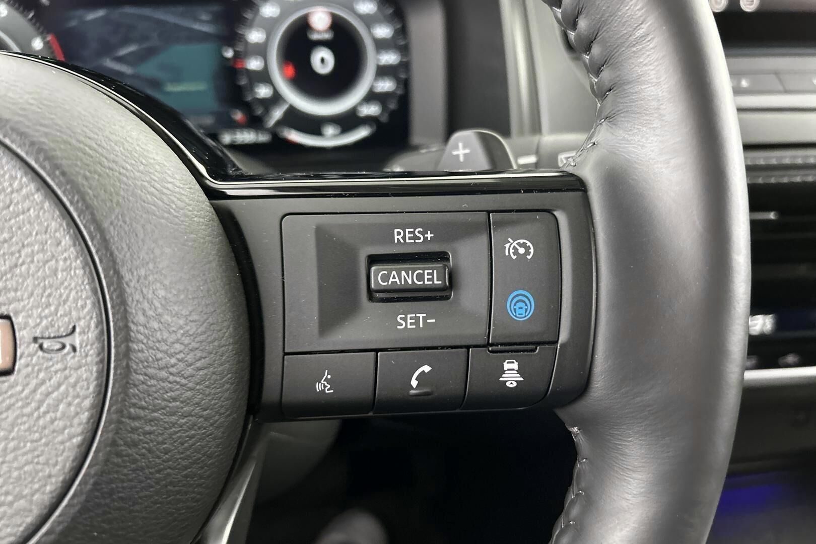 Nissan Qashqai iso kuva 15
