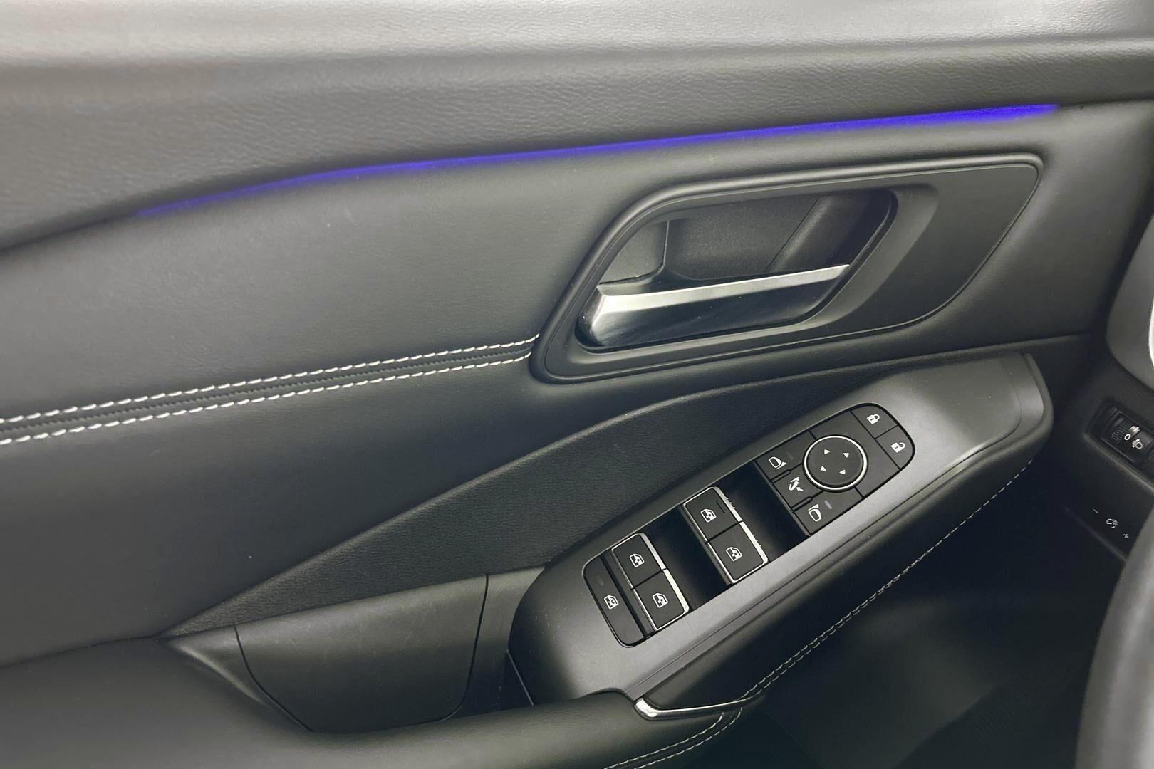 Nissan Qashqai iso kuva 15