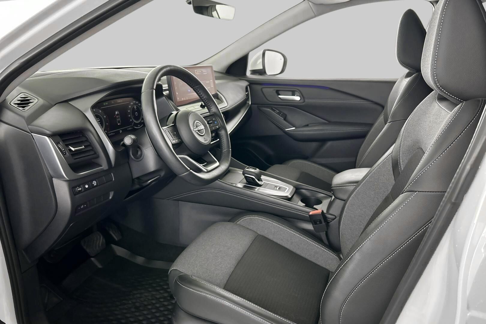 Nissan Qashqai iso kuva 8