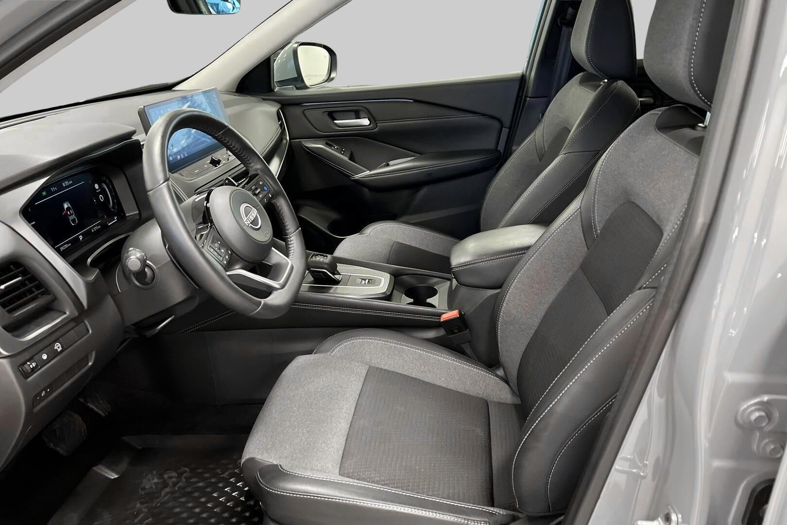 Nissan Qashqai iso kuva 9