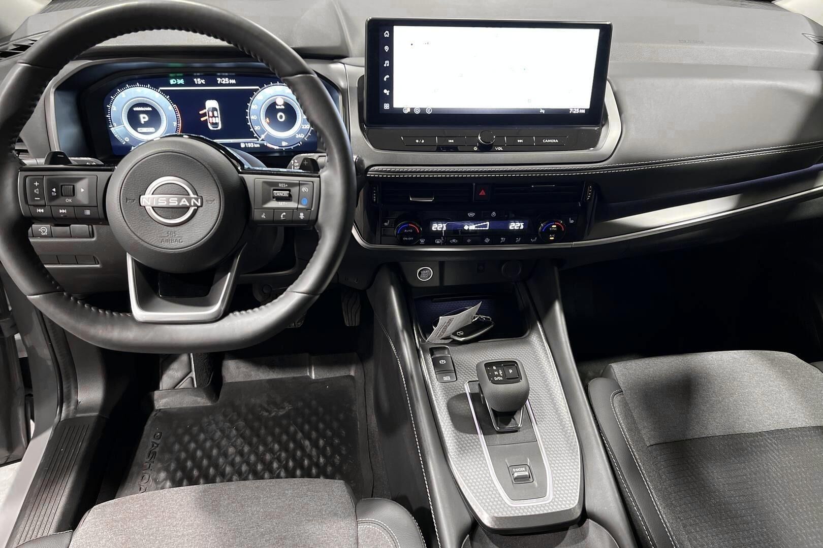 Nissan Qashqai iso kuva 10