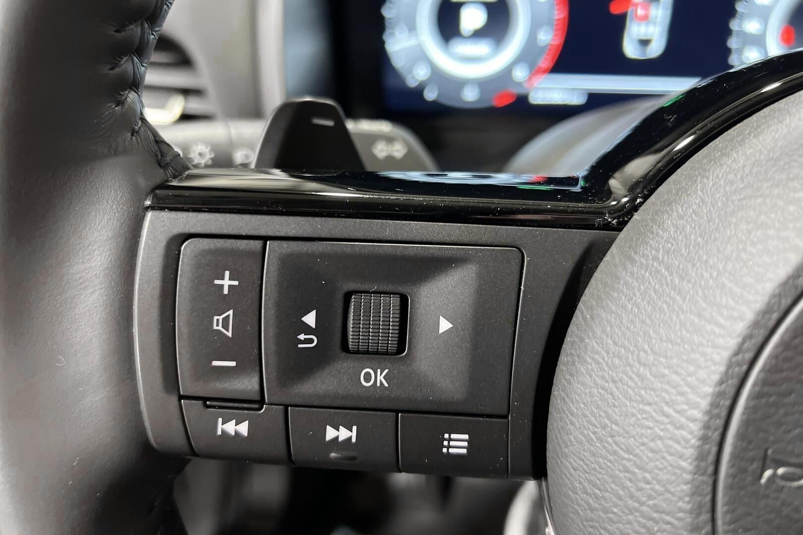 Nissan Qashqai iso kuva 14