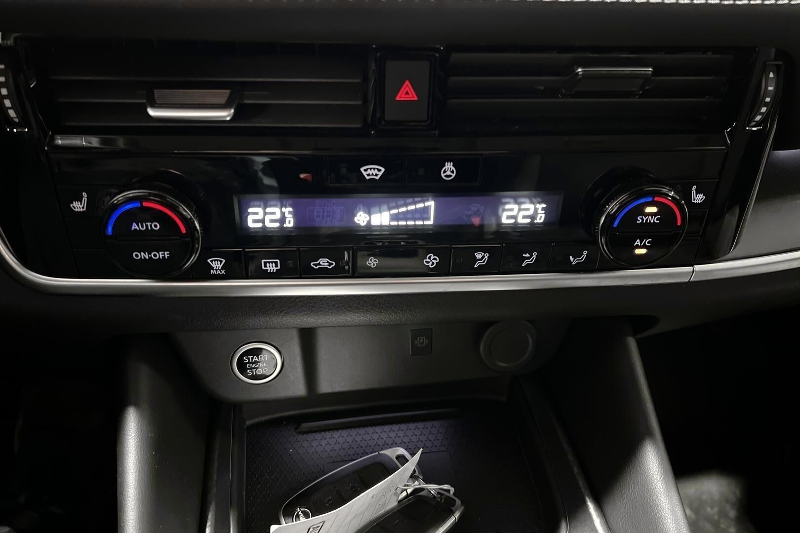 Nissan Qashqai iso kuva 17