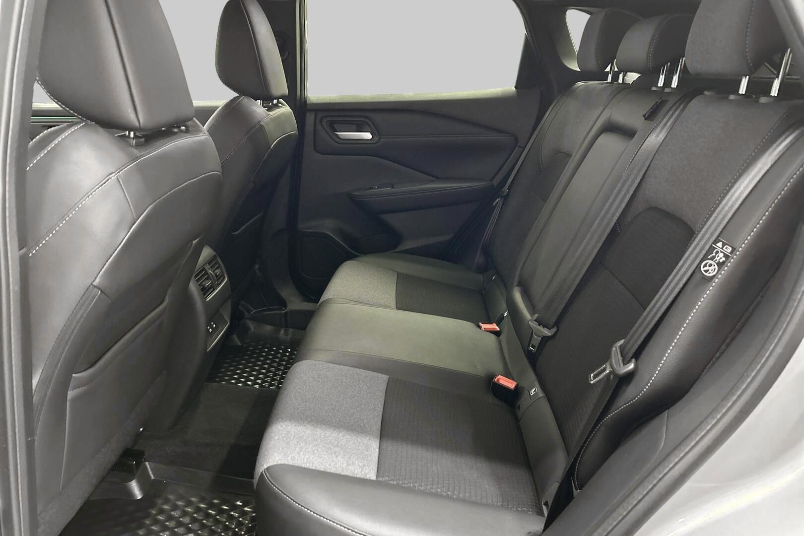 Nissan Qashqai iso kuva 10