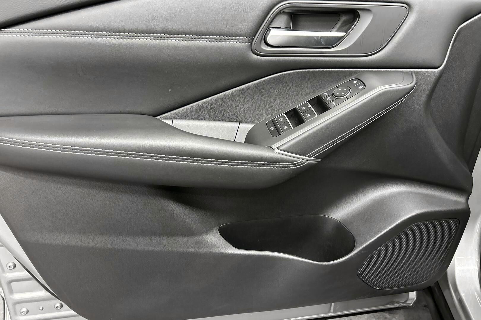 Nissan Qashqai iso kuva 14