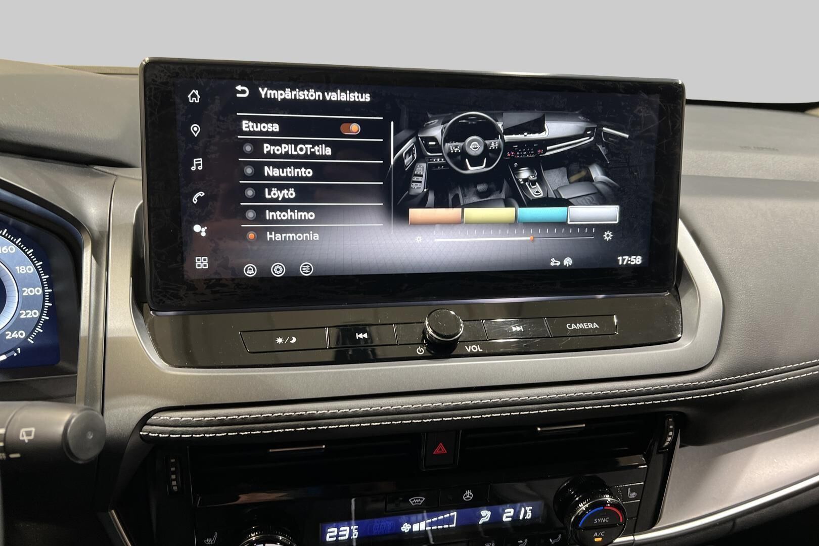 Nissan Qashqai iso kuva 18