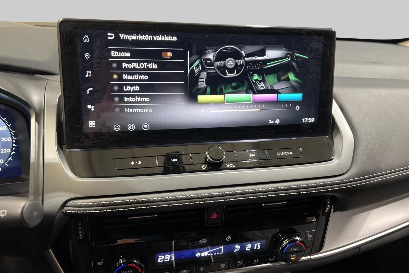 Nissan Qashqai iso kuva 20