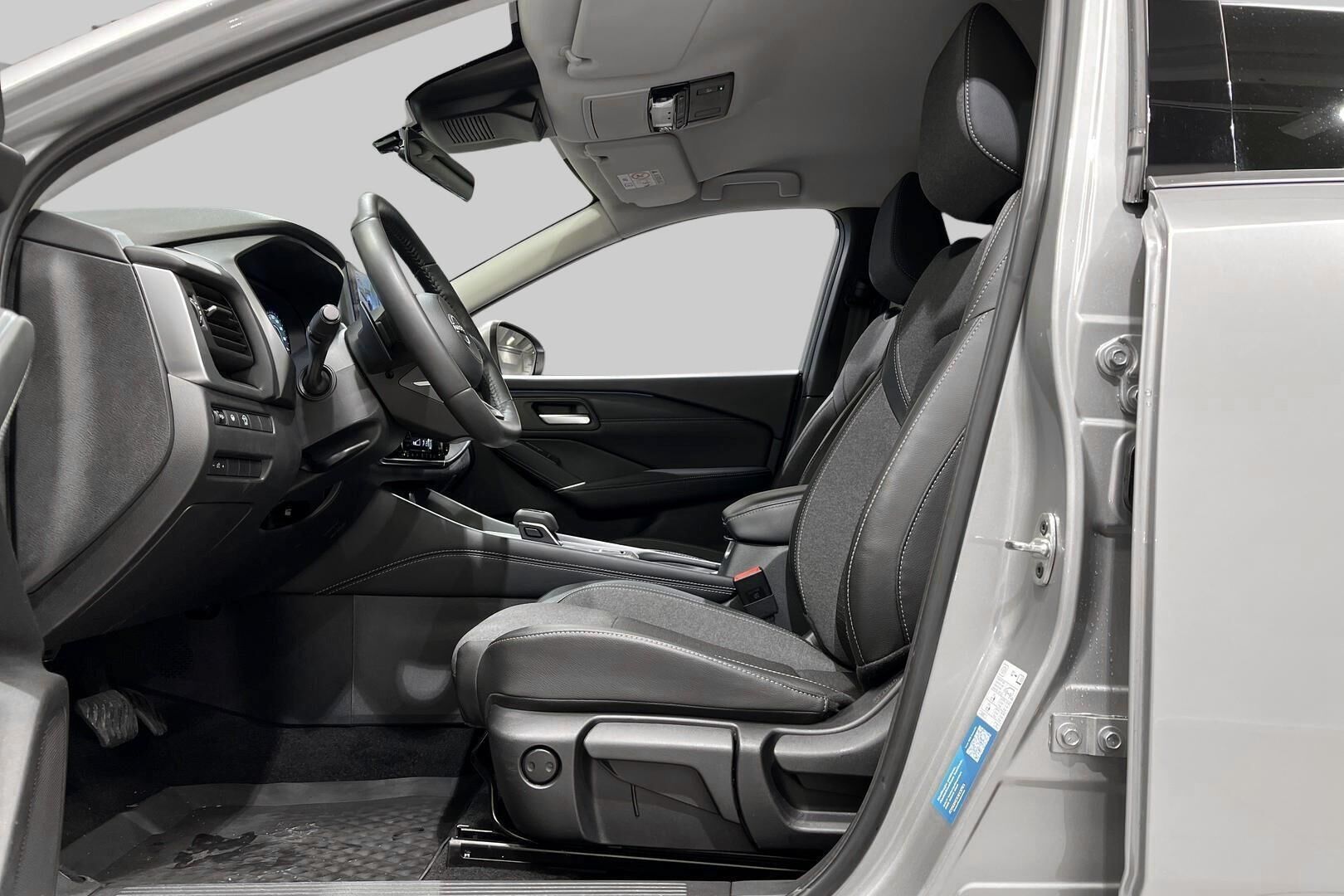 Nissan Qashqai iso kuva 8