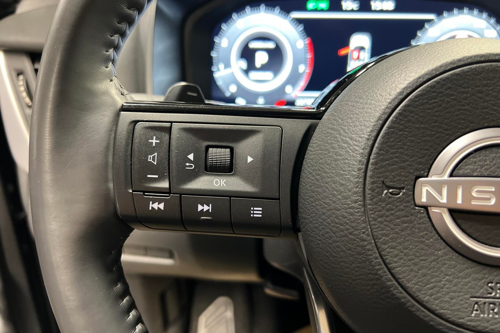 Nissan Qashqai iso kuva 17