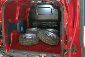 Ford Transit Courier esikatselu 11