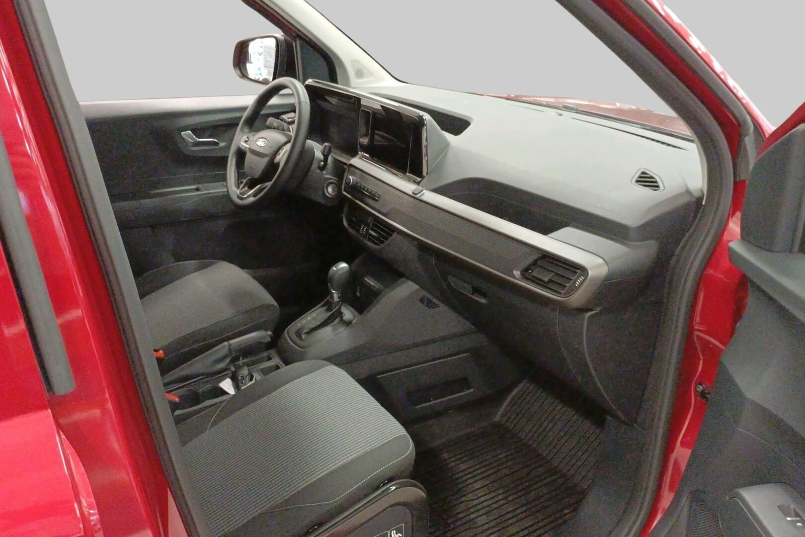 Ford Transit Courier iso kuva 13