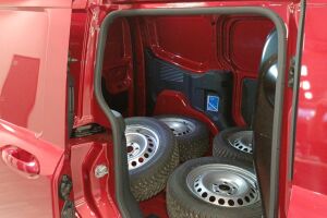 Ford Transit Courier esikatselu 9