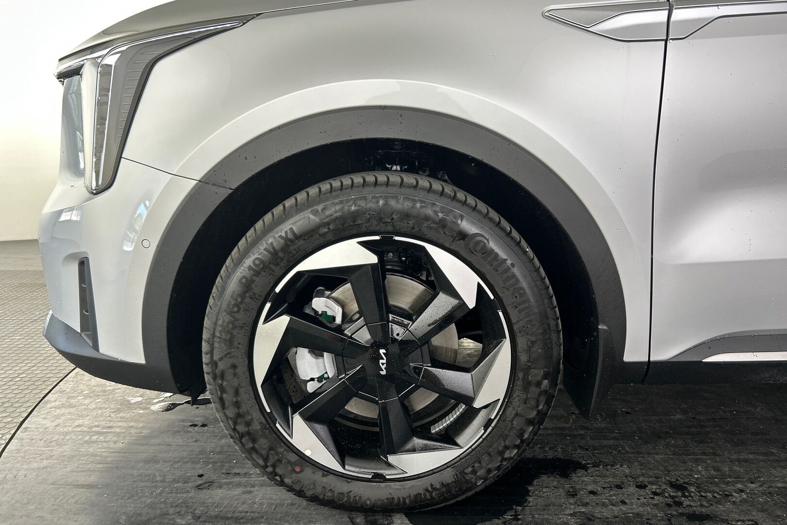 Kia Sorento iso kuva 8