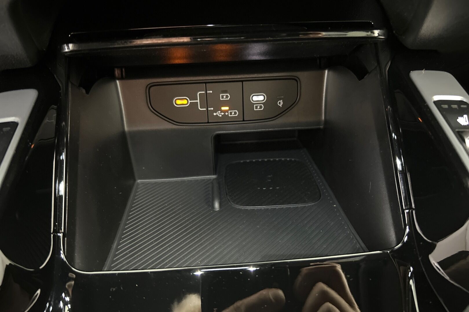 Kia Sorento iso kuva 19
