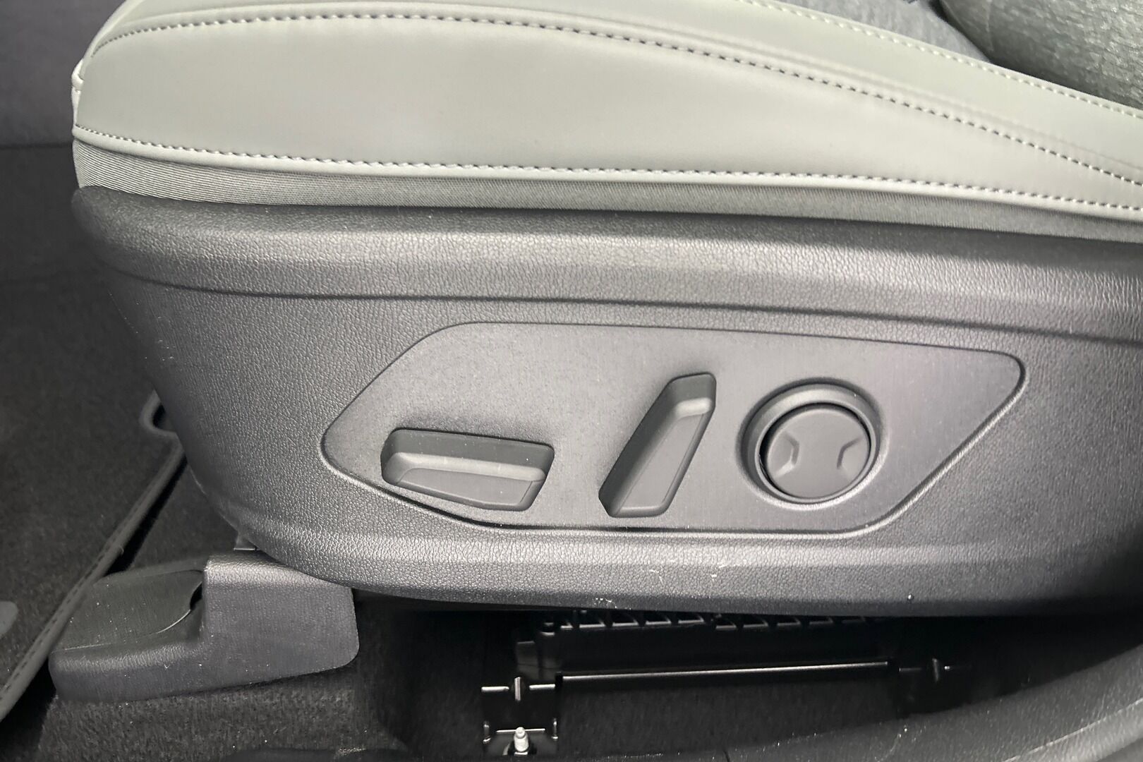 Kia Sorento iso kuva 23