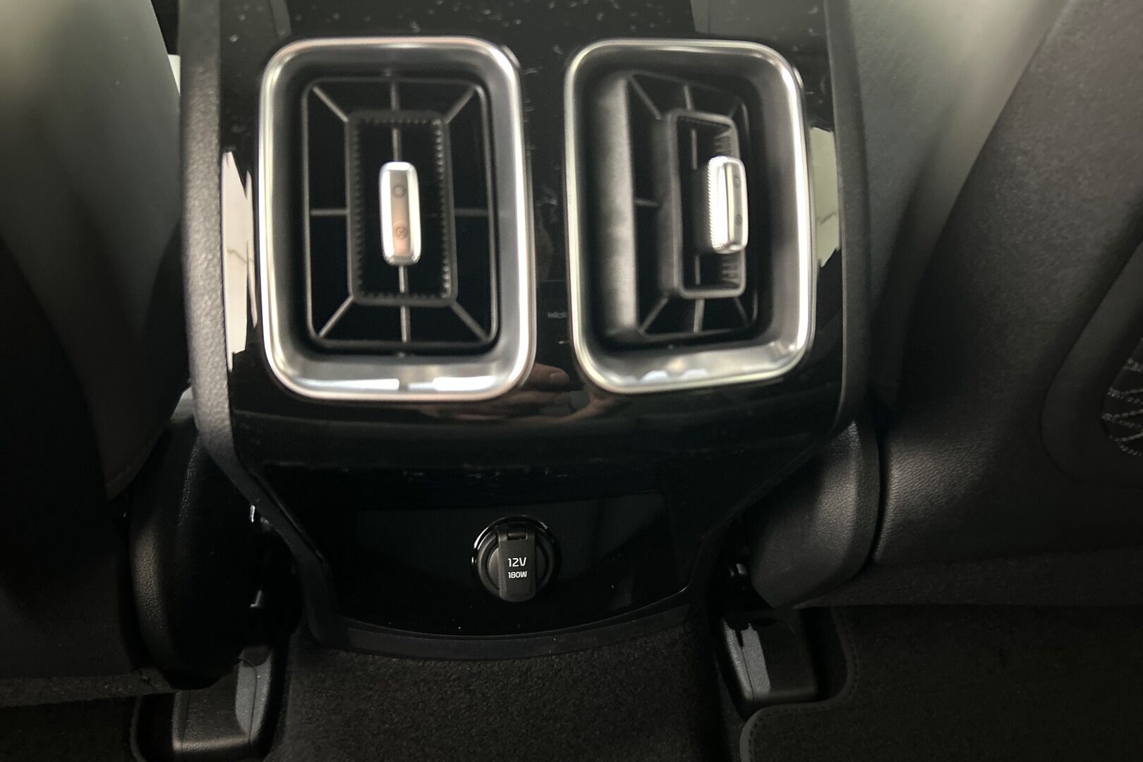 Kia Sorento iso kuva 25