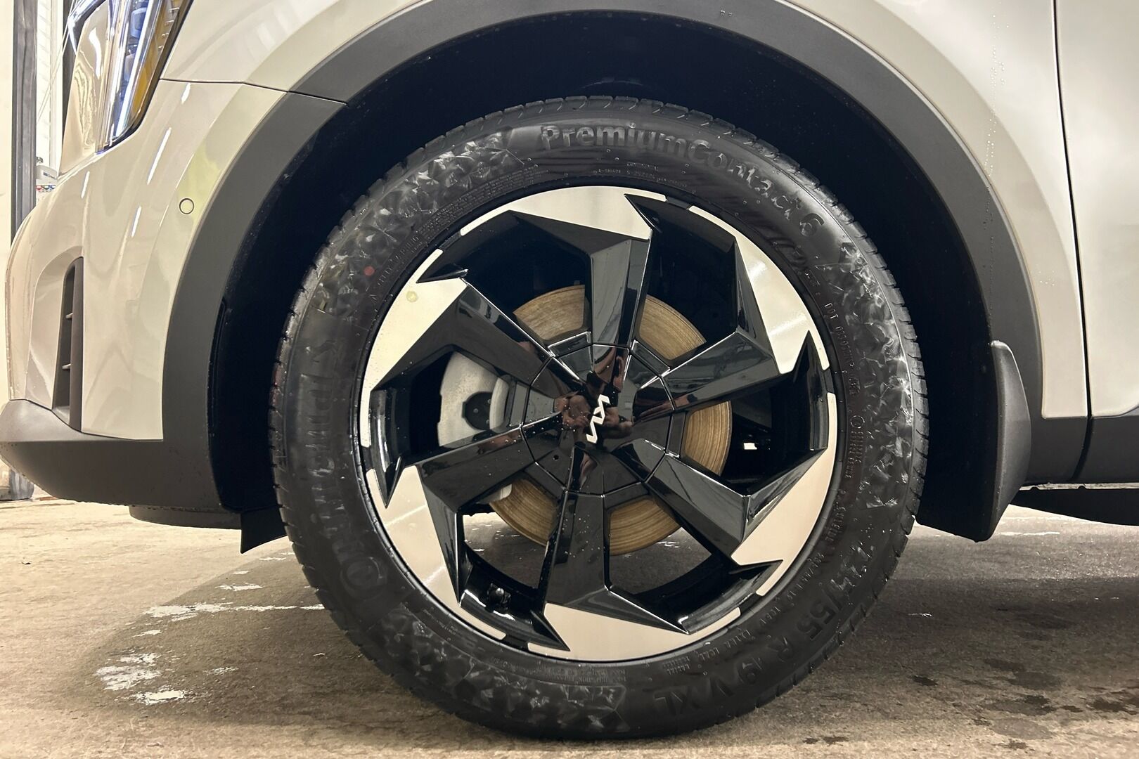 Kia Sorento iso kuva 10