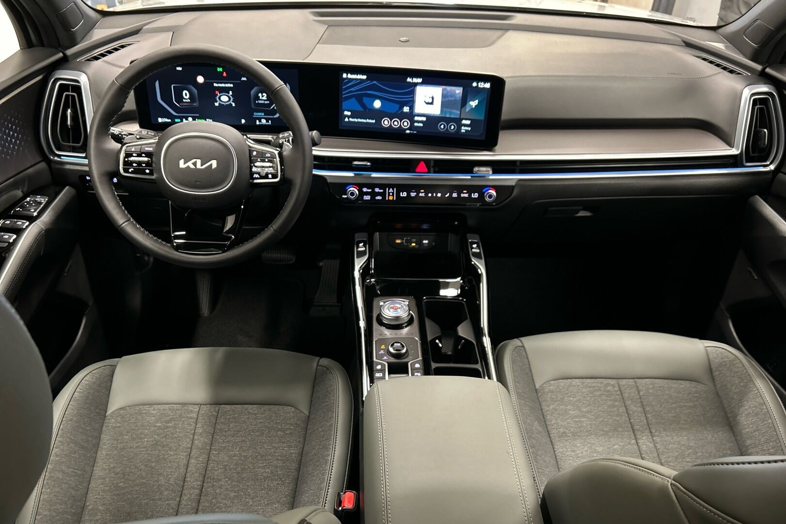 Kia Sorento iso kuva 11