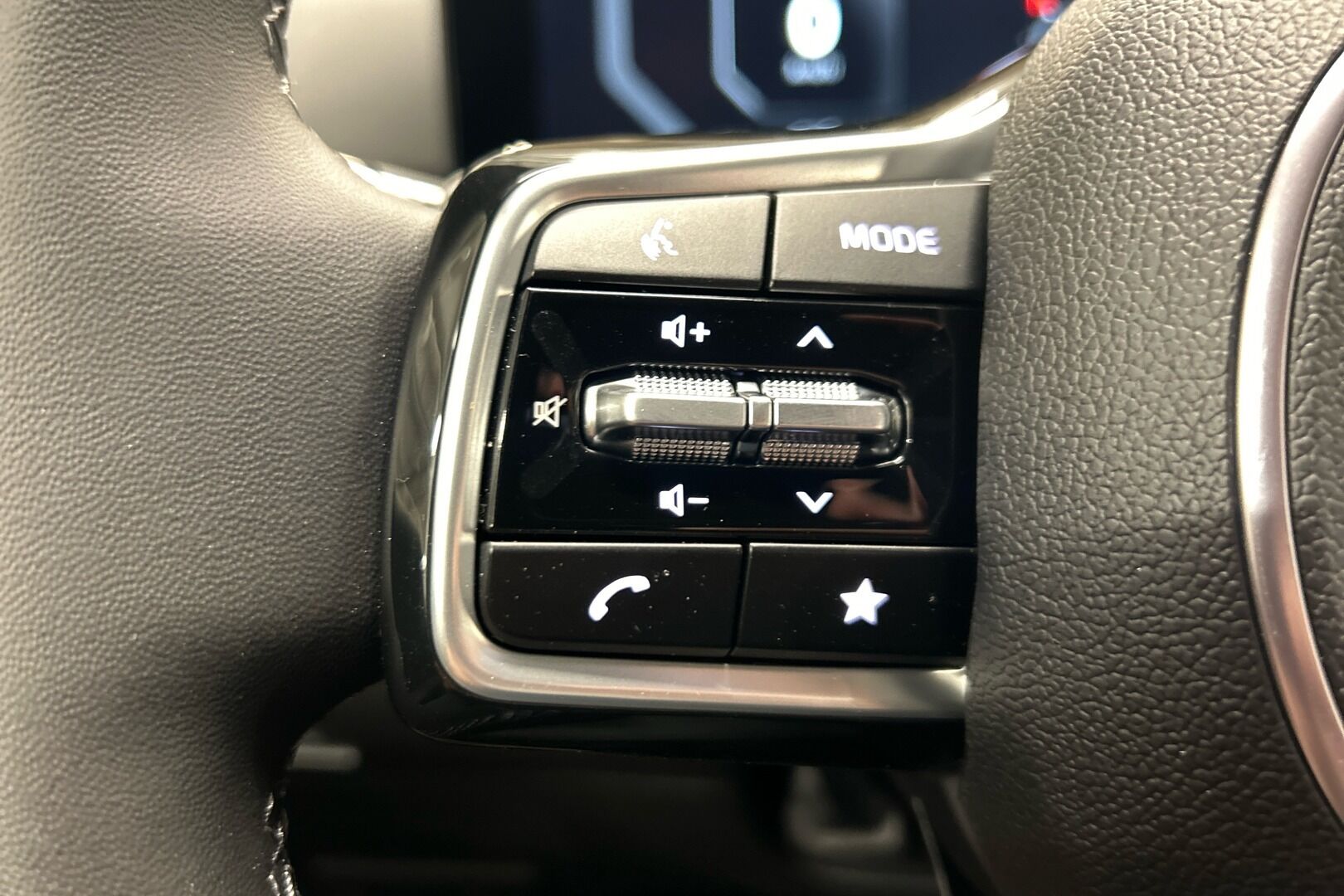 Kia Sorento iso kuva 21