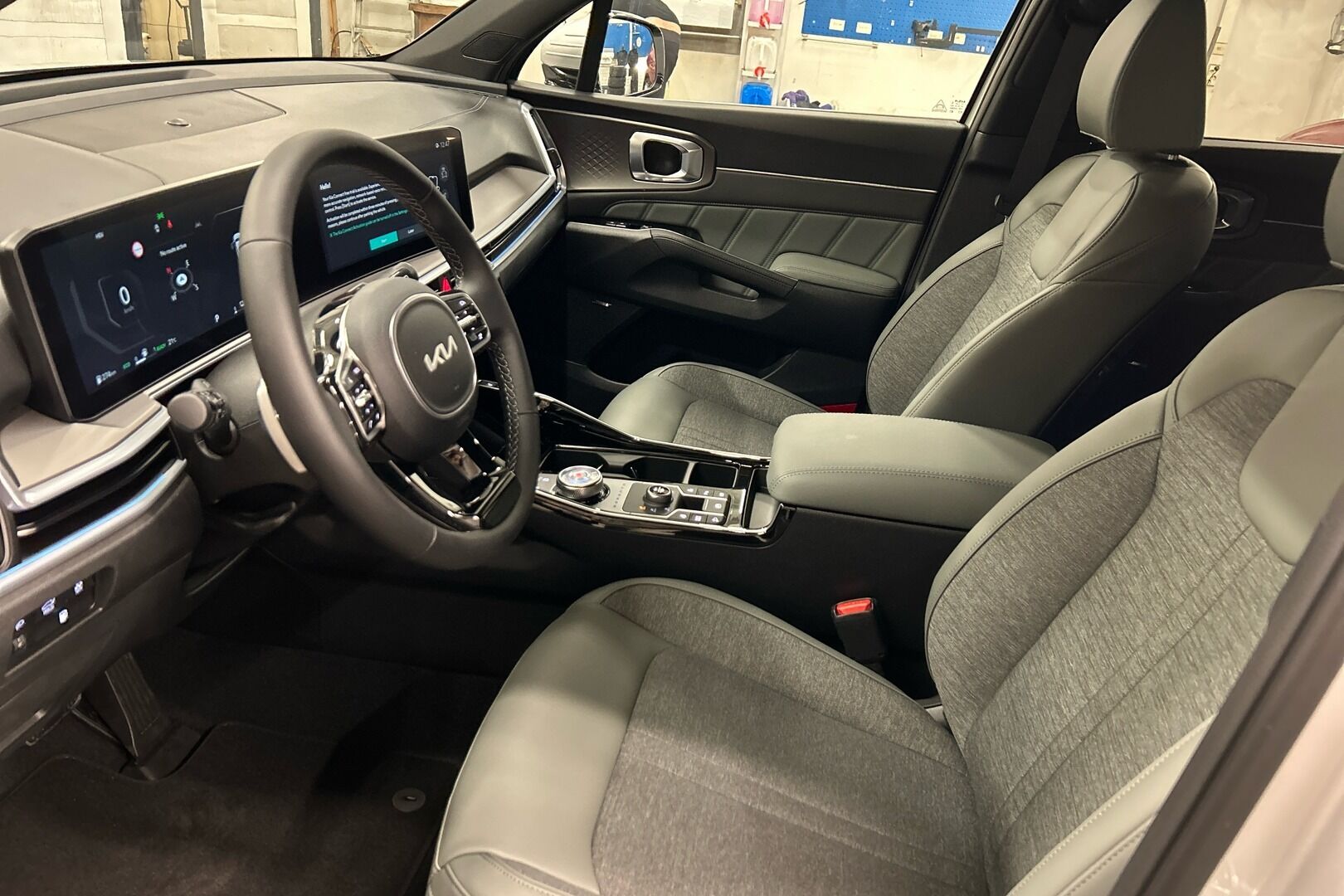 Kia Sorento iso kuva 7