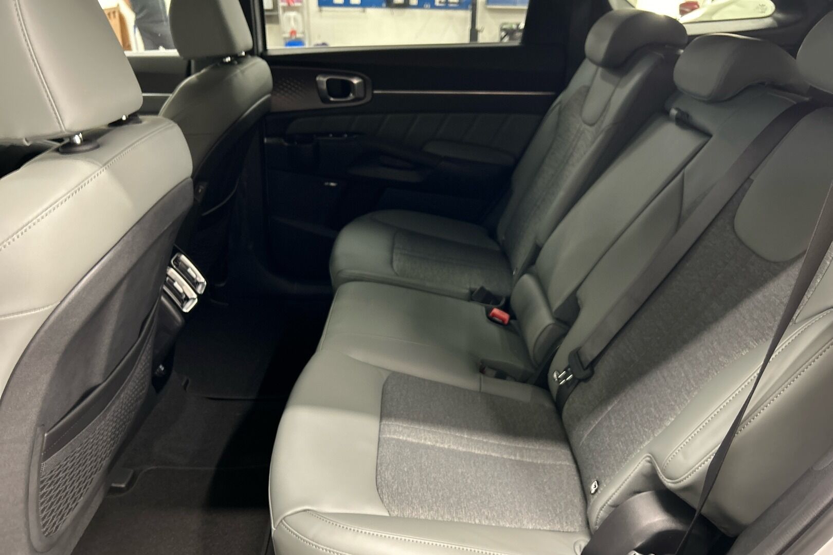 Kia Sorento iso kuva 8
