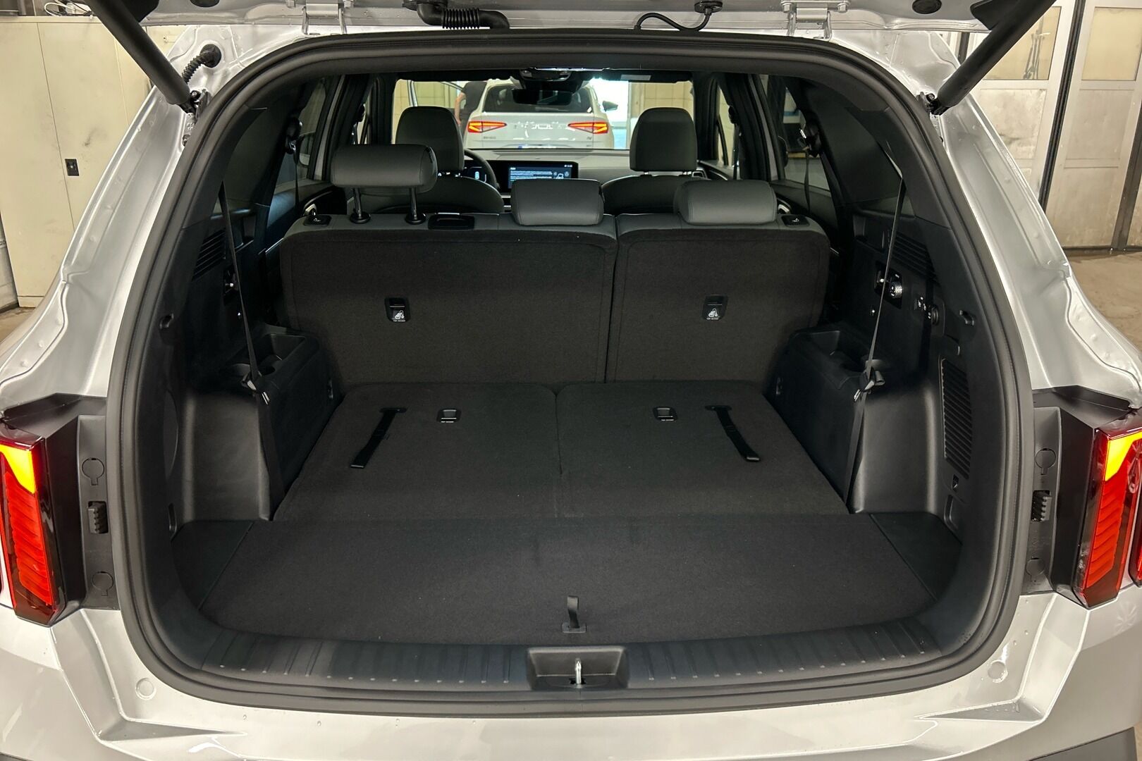 Kia Sorento iso kuva 9