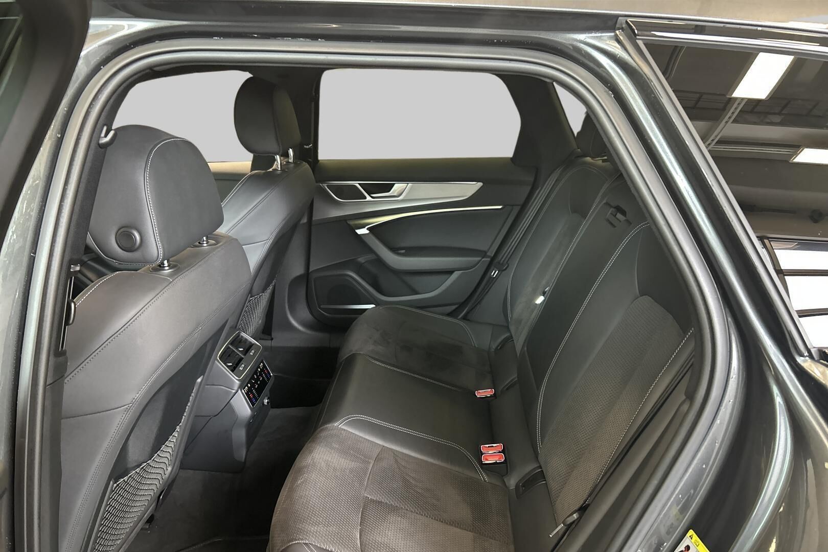 Audi A6 iso kuva 10