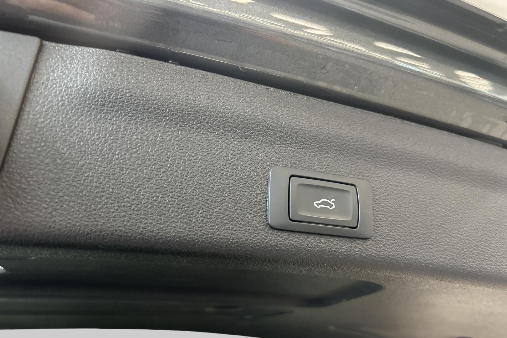 Audi A6 iso kuva 14