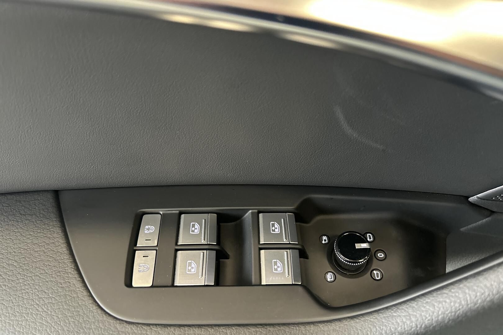 Audi A6 iso kuva 18