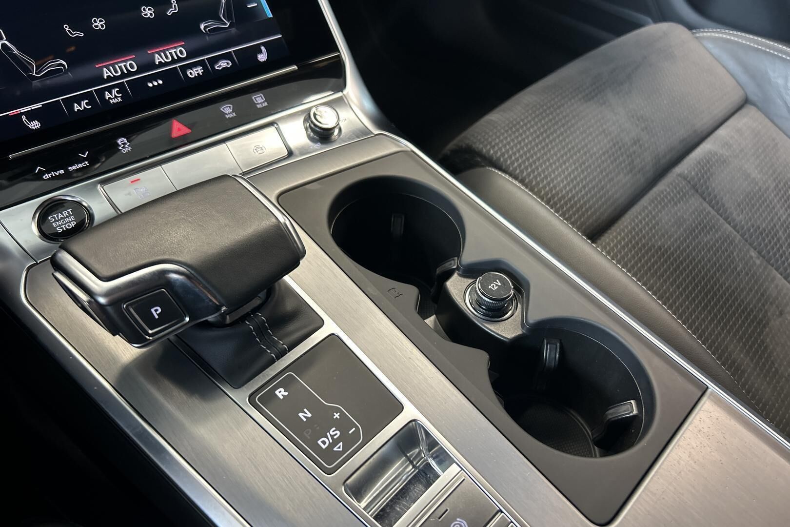 Audi A6 iso kuva 23