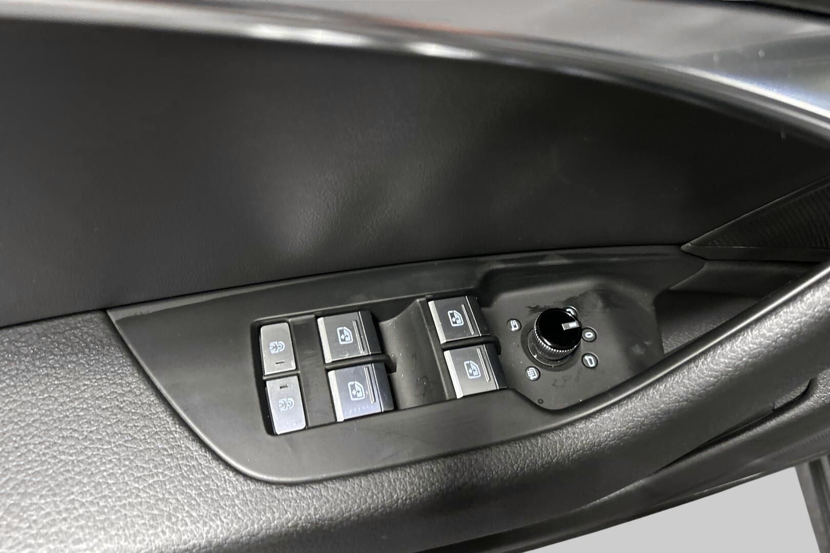 Audi A6 iso kuva 25