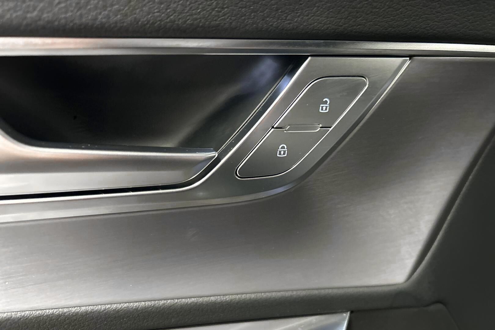 Audi A6 iso kuva 26