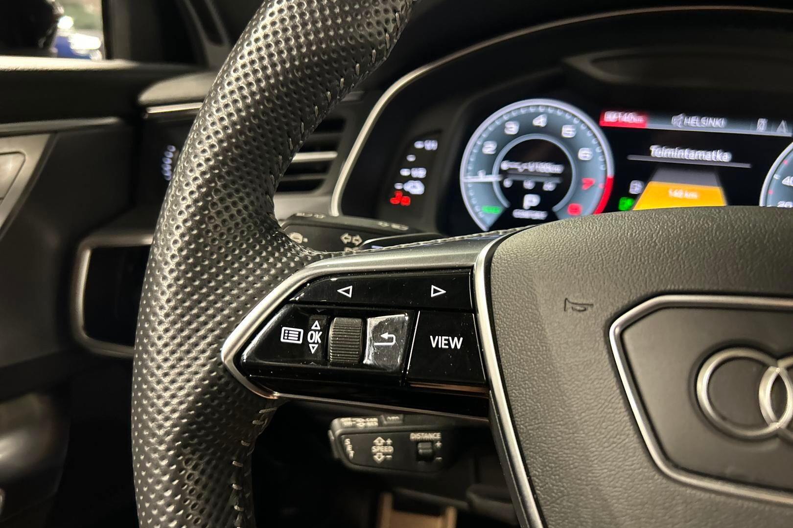 Audi A6 iso kuva 33
