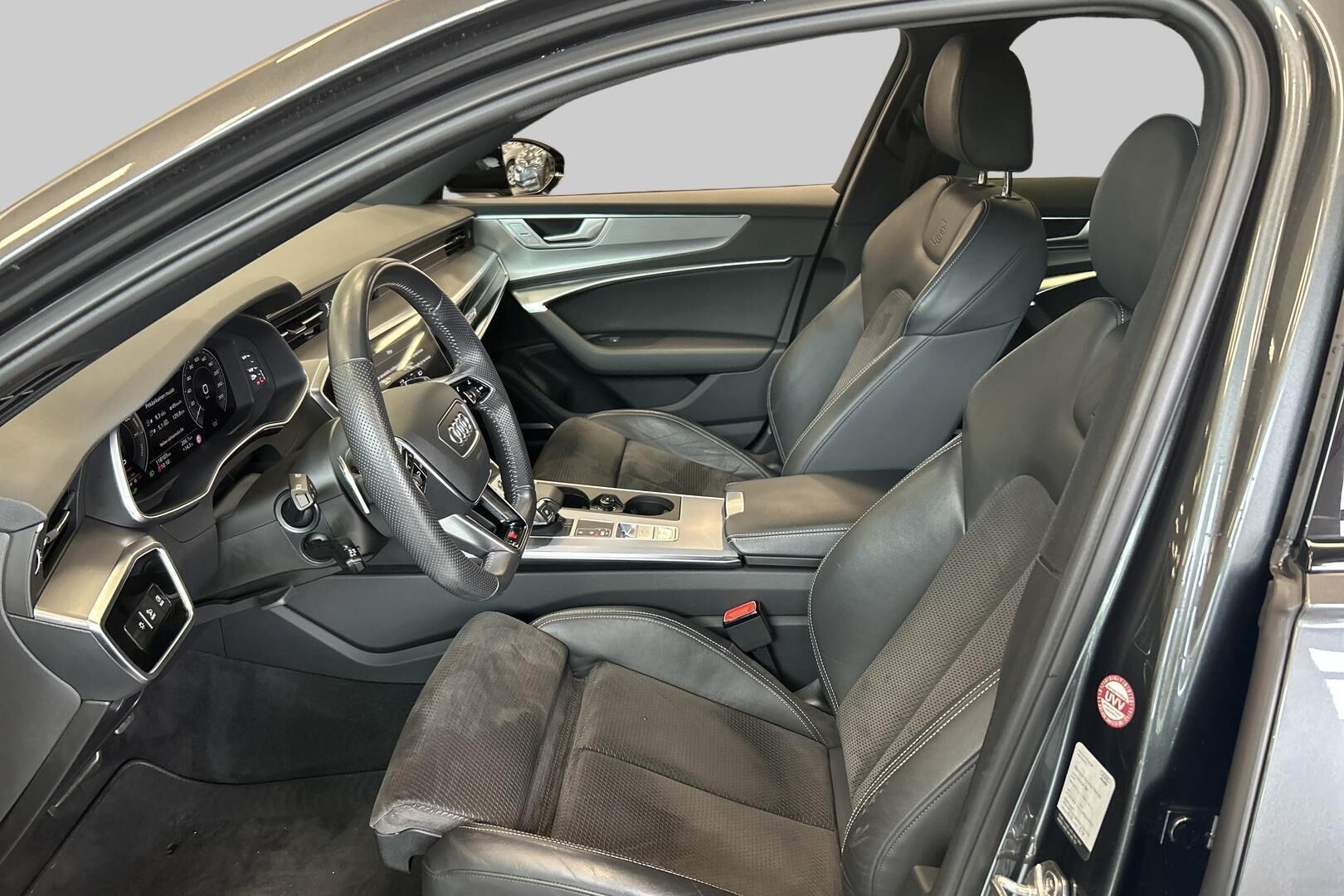 Audi A6 iso kuva 9
