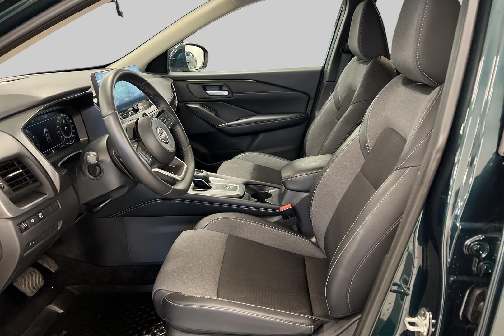 Nissan Qashqai iso kuva 9