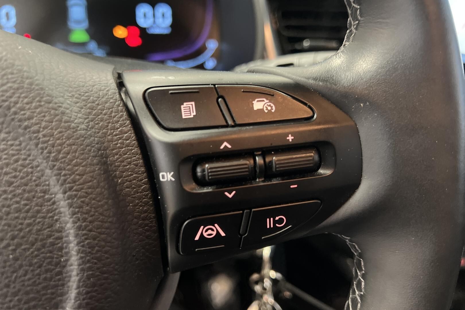 Kia Stonic iso kuva 19