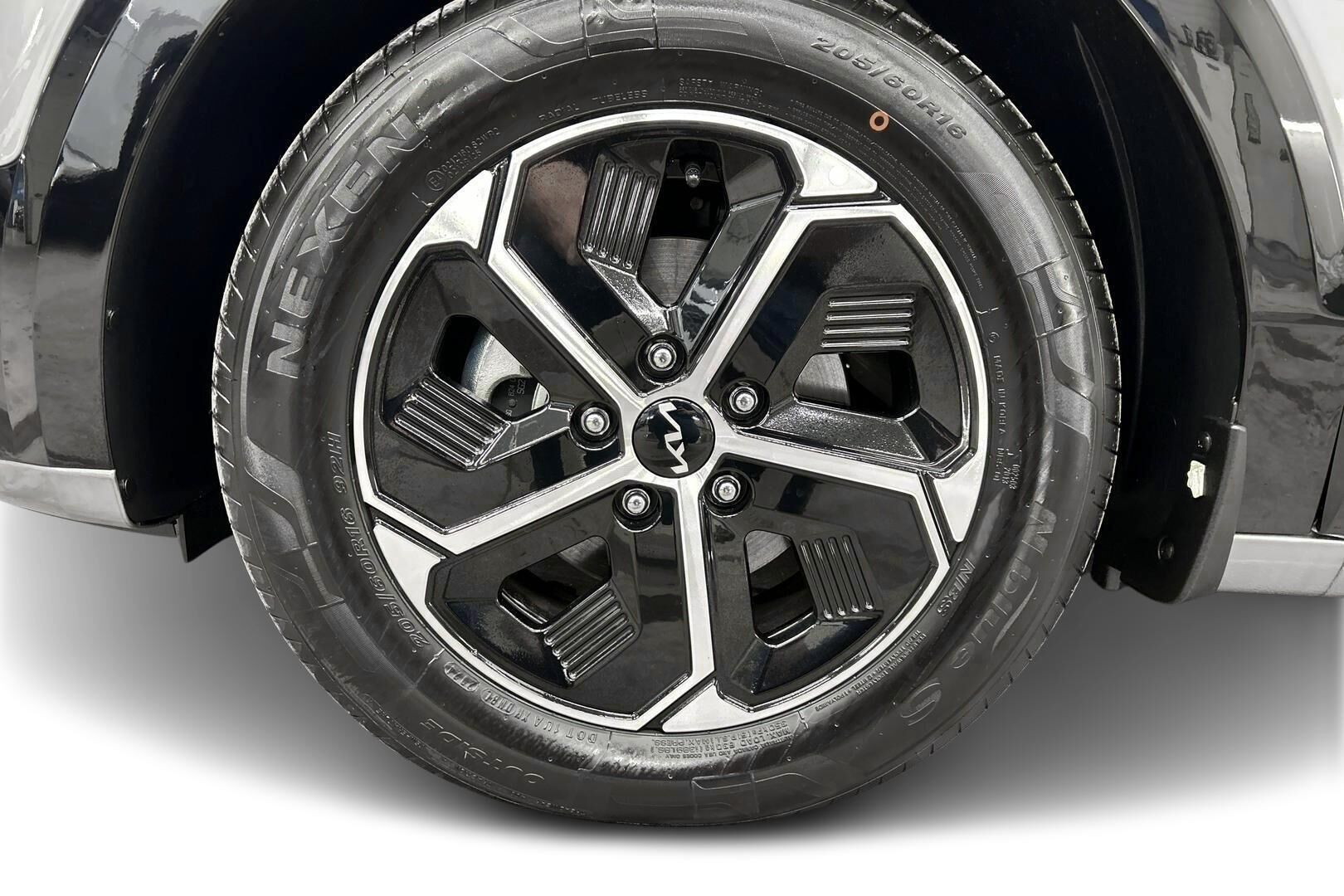 Kia Niro iso kuva 12