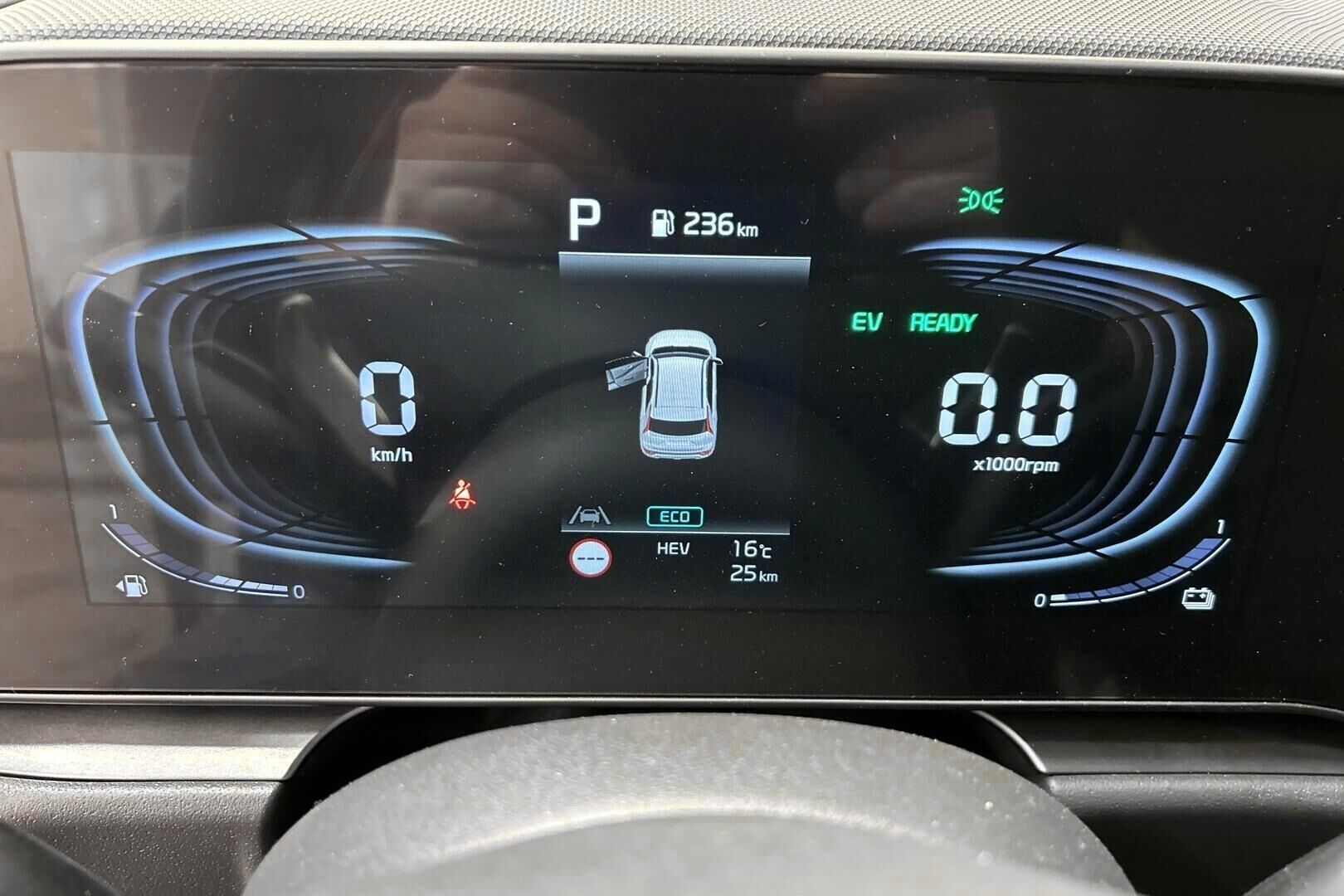 Kia Niro iso kuva 16