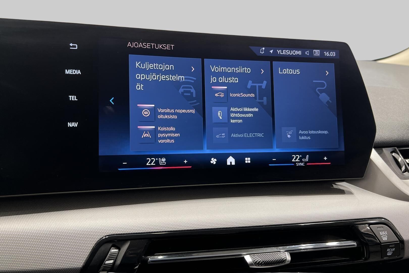 BMW 2-SARJA iso kuva 17